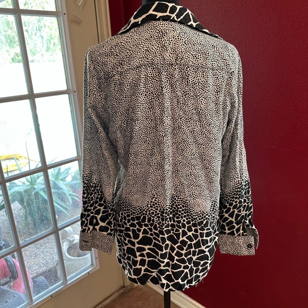 Mishca Women’s Black White Animal Print Button Front Rayon Blouse Top L - Picture 2 of 8
